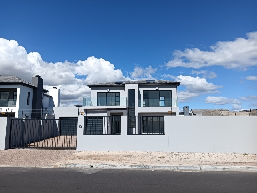 5 Bedroom Property for Sale in Sandown Western Cape